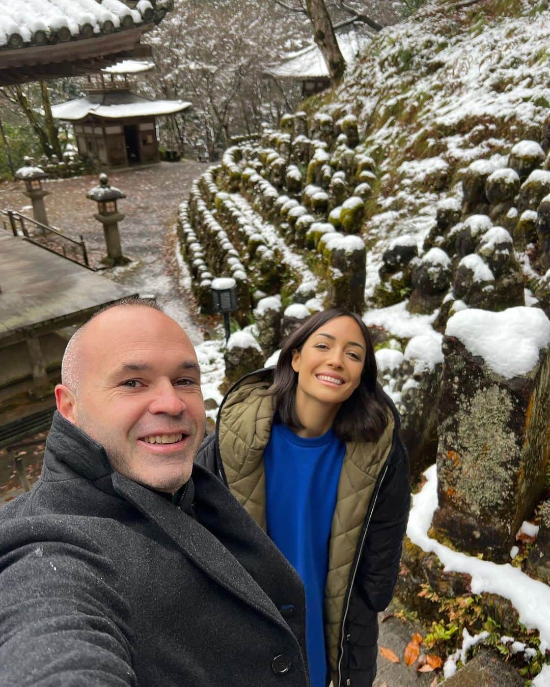 アンナ・オルティス（イニエスタの妻）のインスタグラム：「⛩🤍🙏🏻」