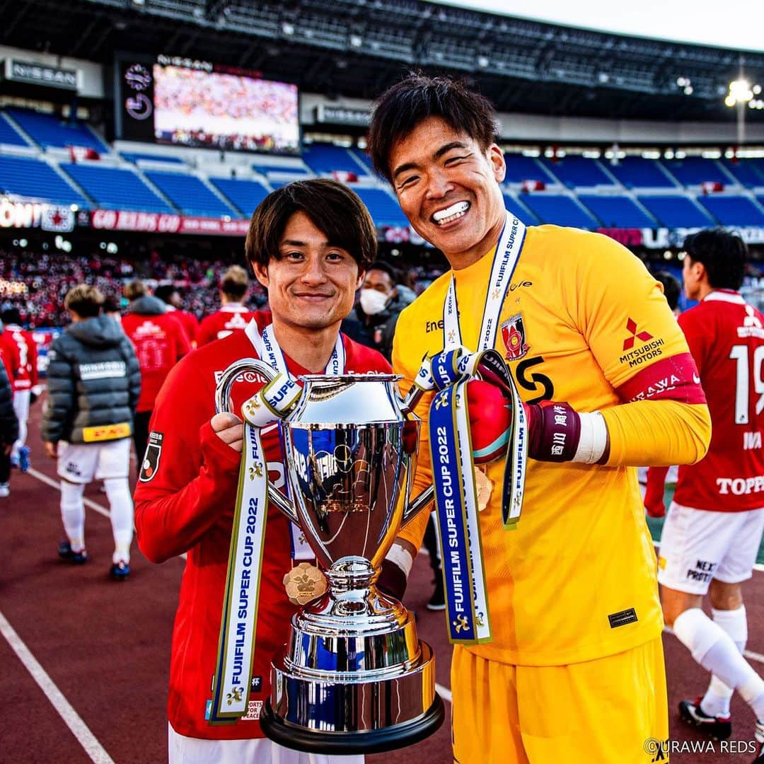 関根貴大のインスタグラム：「🏆🏅🏆🏅  来週はＪリーグ開幕‼️ 次も勝とう💪  #fujifilmsupercup2022  #urawareds  #関根貴大」