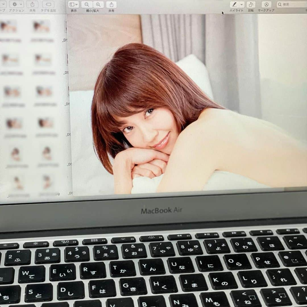 中川祐子さんのインスタグラム写真 - (中川祐子Instagram)「DVDのスチル写真が あがってきました📷✨ . たくさんあるなー✨ どれも素敵に撮って頂いて お見せしたい写真がいっぱいあるけど、 この中から選ばれるのは ほんの一部！ . どれが選ばれるかは 私もまだわかりませんw 発売までのお楽しみー😉💕 . 竹書房より5月の発売予定です✨ . . #グラビア撮影 #DVD撮影 #スチル写真 #たくさん撮りました #どれが選ばれるかな  #グラビア写真 #oneofmyfavorites  #お気に入りの一枚 #朝の寝起きシーン ↑ #グラビアは体力勝負 #沖縄ロケ #沖縄撮影 #40代最後の作品 #ラストDVD #竹書房 #DVD発売します #5月発売予定 #予告 #gravure #photogravure  #gravuremodel」2月13日 21時15分 - nakagawa.yuko