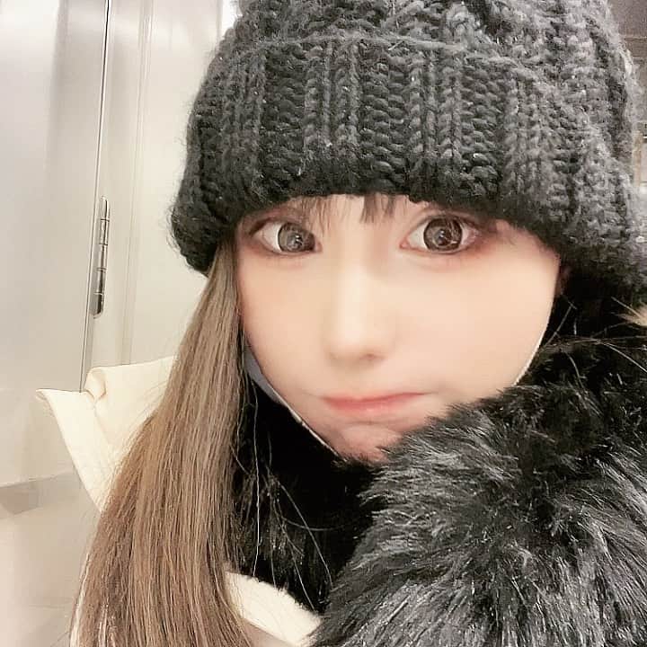 まさき沙耶のインスタグラム：「おやすみなさい👶💓 プロフィールの名前の横に🔆☜つけてみたんだけどこれなんだろ？？😳 この動画前見たことある人もいるので重複しちゃった人は無視でオッケーです💛 #gn #おやすみクラブ ☜これもなぞ」