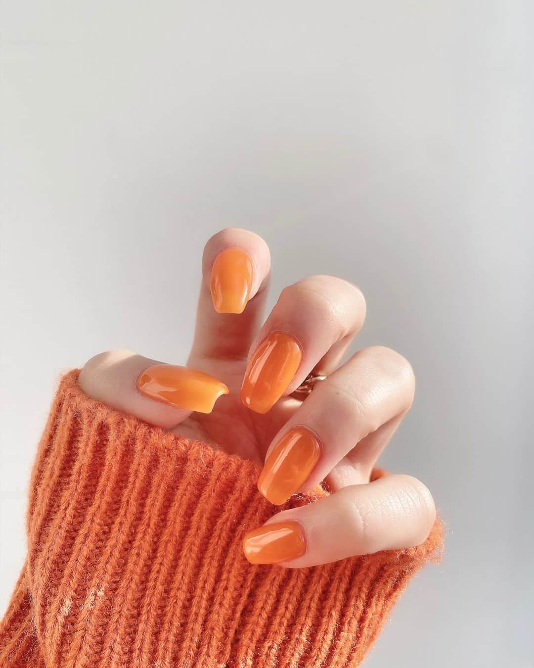 木田絵里香のインスタグラム：「. 🍊🧡🐡🔥📙🥕 . #nail」