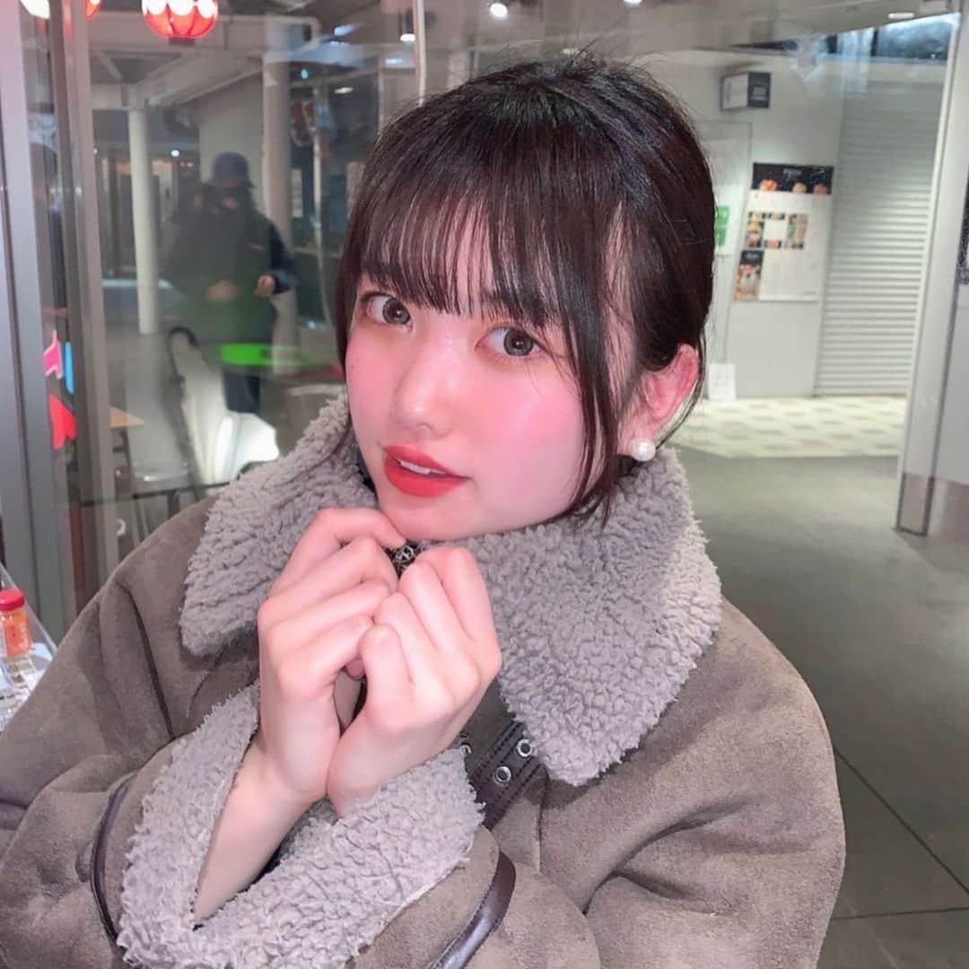 林みなみのインスタグラム：「早く春になーれげき寒ー^_^  #ootd #ootdfashion #フライトジャケット #冬コーデ#女子大生 #女子大生コーデ#ロングブーツ #ロングブーツコーデ #韓国ファッション #韓国メイク #黒髪ボブ #アイドル #女子大生アイドル #ピアス #作品撮り#サロンモデル」
