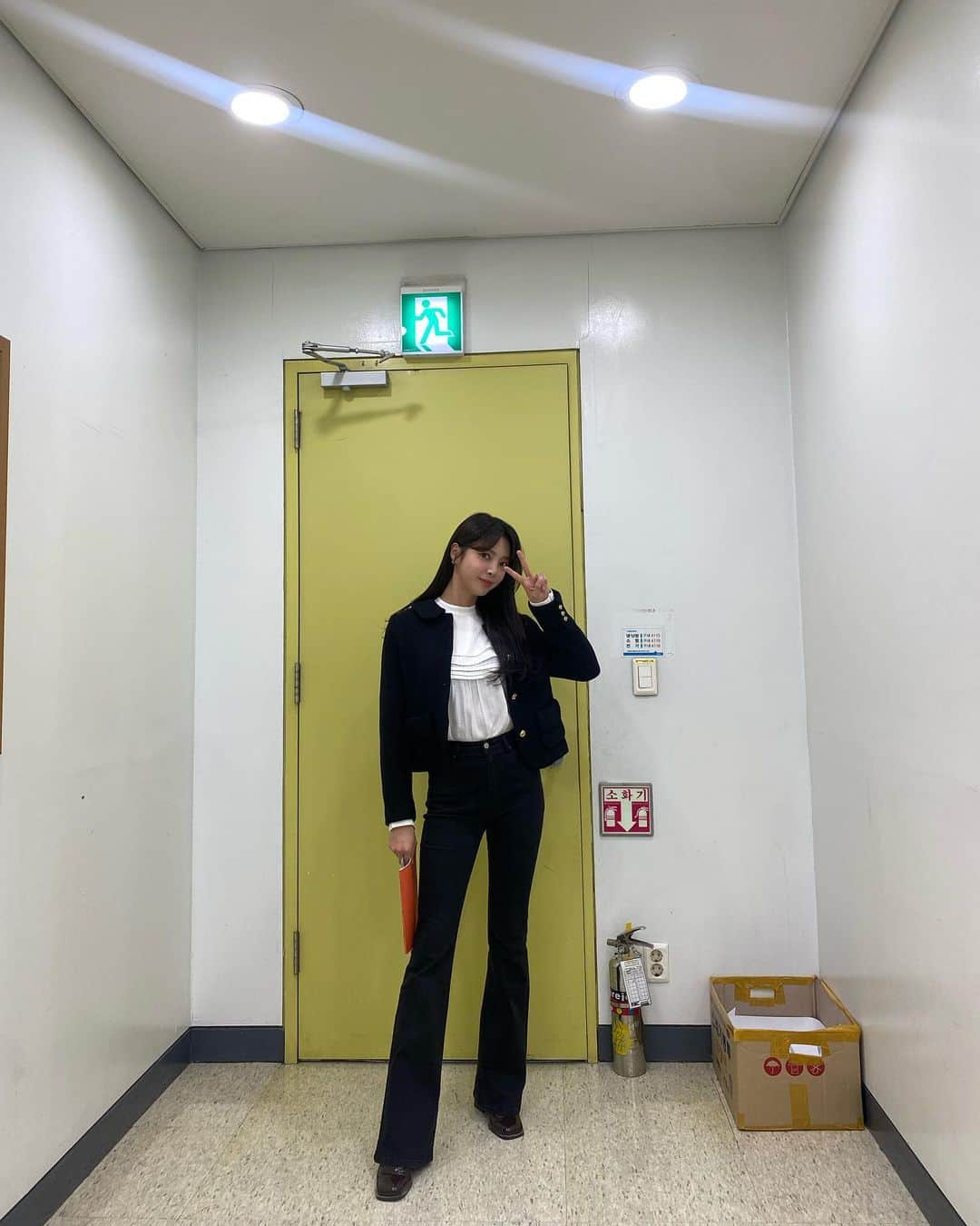 オム・ヒョンギョンさんのインスタグラム写真 - (オム・ヒョンギョンInstagram)「비 오는 날 기분이 너무 좋네요💕」2月14日 18時28分 - ringirin