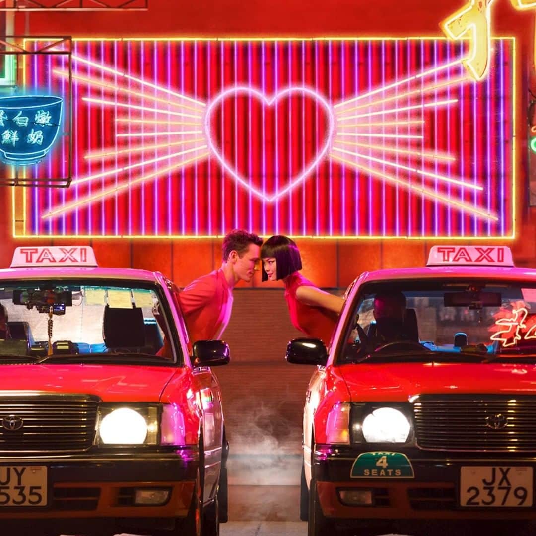 Discover Hong Kongのインスタグラム：「Love makes the ride worthwhile — Happy Valentine's Day, everyone! ❤️ 今日係情人節，祝大家成雙成對，甜甜蜜蜜！💕 #DiscoverHongKong」