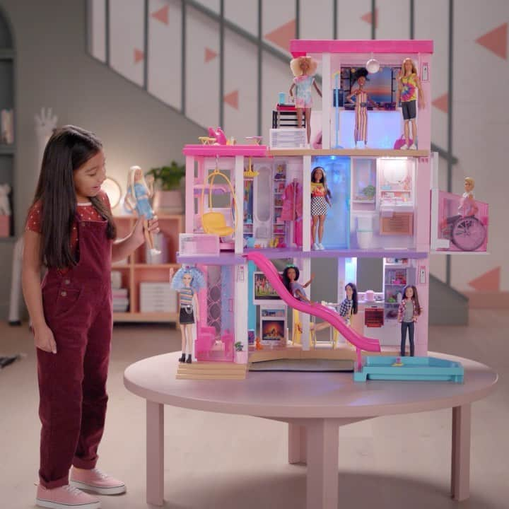 アナ・ケンドリックのインスタグラム：「#SBLVI was a big deal. It was a bigger deal to help @barbie land her dream house through @rockethomes and @rocketmortgage But I'm biased. 🚀 #ad」