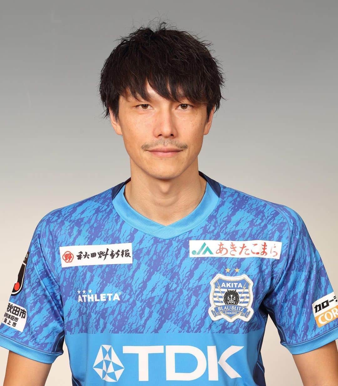 加賀健一のインスタグラム：「現在→10年前→20年前 整形はしていません。笑 #今年で21年目 #ジュビロ磐田 #fc東京 #ブラウブリッツ秋田 #加賀健一」