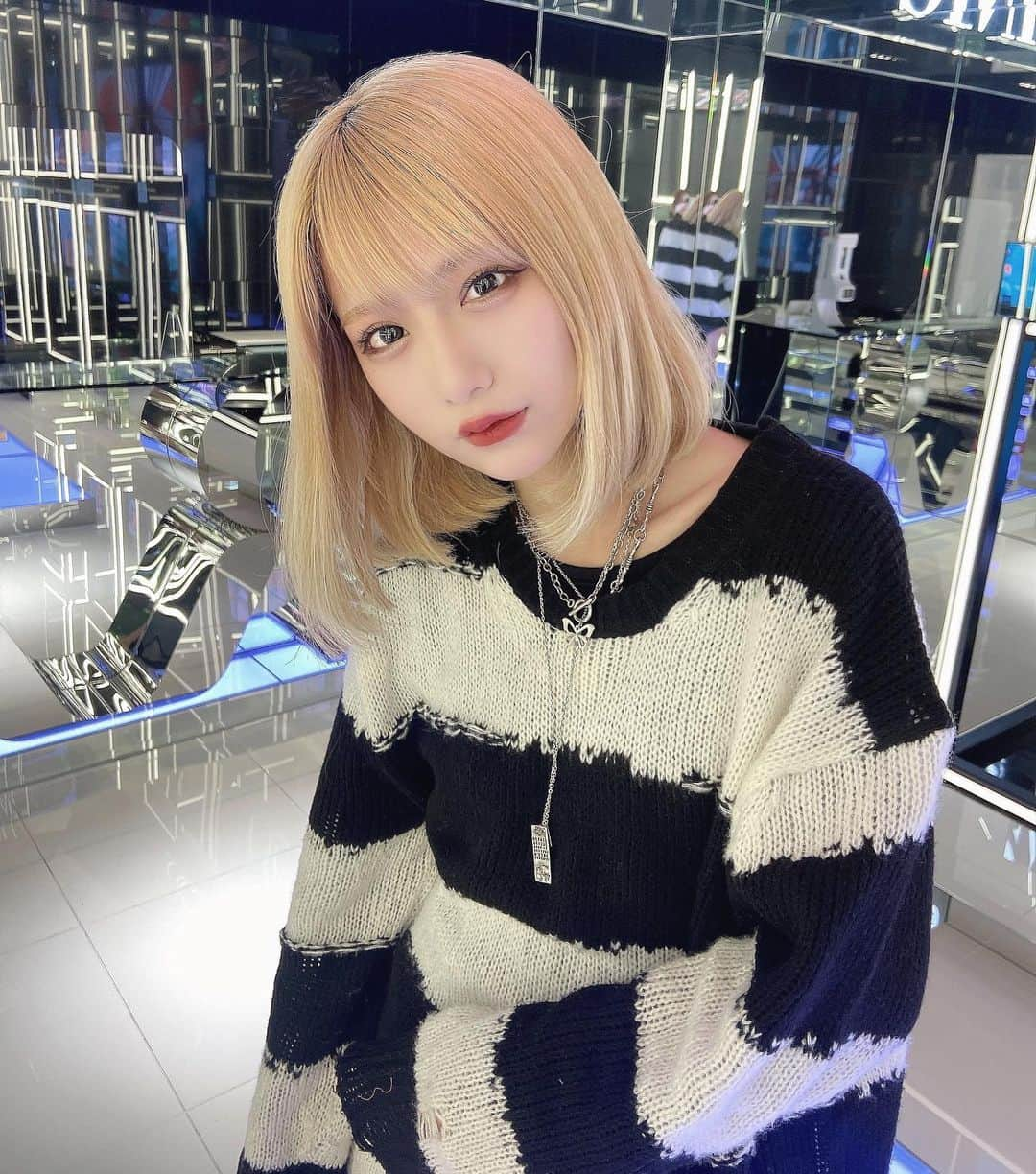 うみのういのインスタグラム：「R Beauty CLINIC @r_beauty.clinic に来たよ いつもお世話になってる ヨッシー先生 @dr.yoshida.kei に 今日は涙袋のヒアルロン酸を入れてもらったよ〜！  実は少し前に涙袋のヒアルを溶かしたんだよね🐶リセットしてから入れたから左右左も無くてめっちゃ綺麗な仕上がりで超満足です◎  R Beauty CLINIC は同じフロアにメンズ専用の 美容クリニックもあるのでぜひそっちも チェックしてね〜！→ @rbeautyclinic_mens  #RBeautyClinic #ヨッシー先生 #美容外科 #涙袋 #吉田慧 #俺のクリニック #ヒアルロン酸 #お鼻屋さん #美容マニア #銀座 #美容 #アールビューティークリニック」