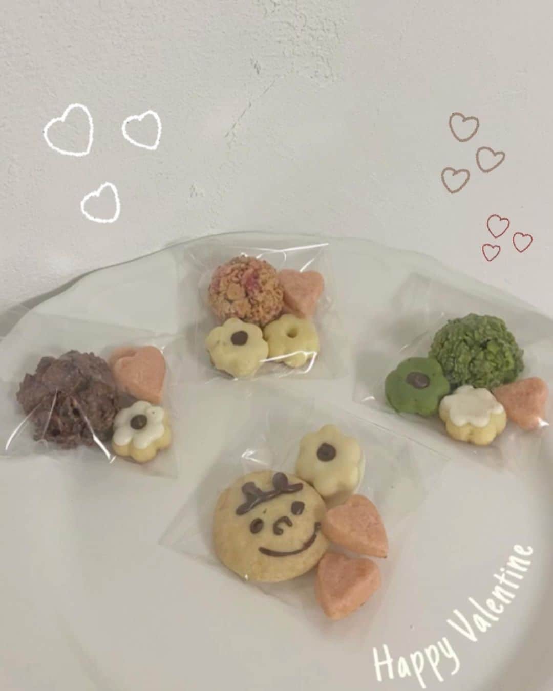 野崎奈菜さんのインスタグラム写真 - (野崎奈菜Instagram)「⁡ 久しぶりの#𝚗𝚊𝚗𝚊𝚙𝚒𝚚𝚞𝚎𝚛 ということでバレンタイン作りました🐑 ⁡ チョコクランチとかクッキー作った🍪 ハートクッキー作りすぎて余ってます。笑 ⁡ 皆さんは誰かに渡しましたか？」2月14日 19時08分 - lunelapin_na7