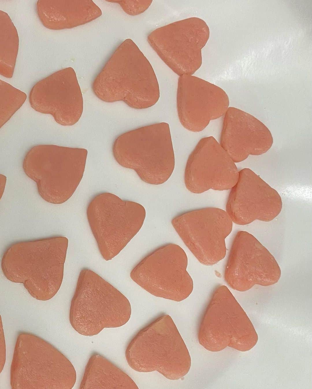 野崎奈菜さんのインスタグラム写真 - (野崎奈菜Instagram)「⁡ 久しぶりの#𝚗𝚊𝚗𝚊𝚙𝚒𝚚𝚞𝚎𝚛 ということでバレンタイン作りました🐑 ⁡ チョコクランチとかクッキー作った🍪 ハートクッキー作りすぎて余ってます。笑 ⁡ 皆さんは誰かに渡しましたか？」2月14日 19時08分 - lunelapin_na7