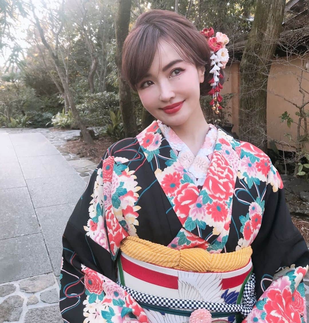 平子理沙さんのインスタグラム写真 - (平子理沙Instagram)「皆さま、 温かいバースデーメッセージを 本当にありがとうございます😭❣️ とっても、とっても嬉しいです❤️ 私は京都で久しぶりに 着物を着てみました👘💕 大好きな大正ロマンな 雰囲気の着物です🦋 ランチの後、東山、円山公園を散歩して のんびり過ごしました。  #mybirthday#京都#着物#lifestyle#beauty#fashion#risahirako#平子理沙」2月14日 22時36分 - risa_hirako