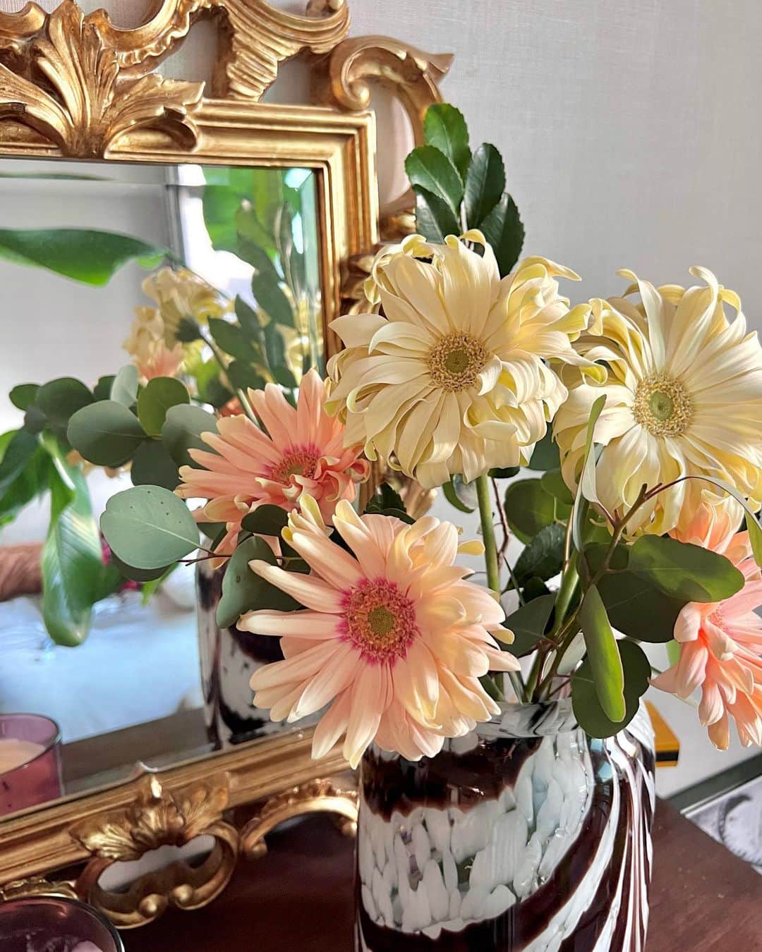 キム・ウンジョンのインスタグラム：「12시 지나기 전에 나의 데뷔14주년 축하🎉 @__juyunhaaaa 너도 축하💐」