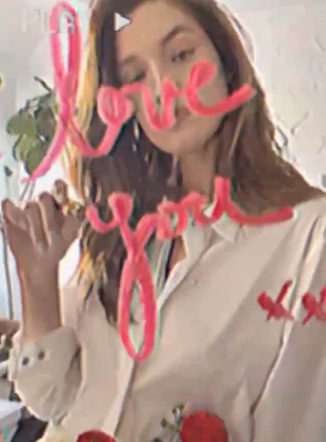 アドリアーノゴールドシュミットのインスタグラム：「Wishing you a day of love.」