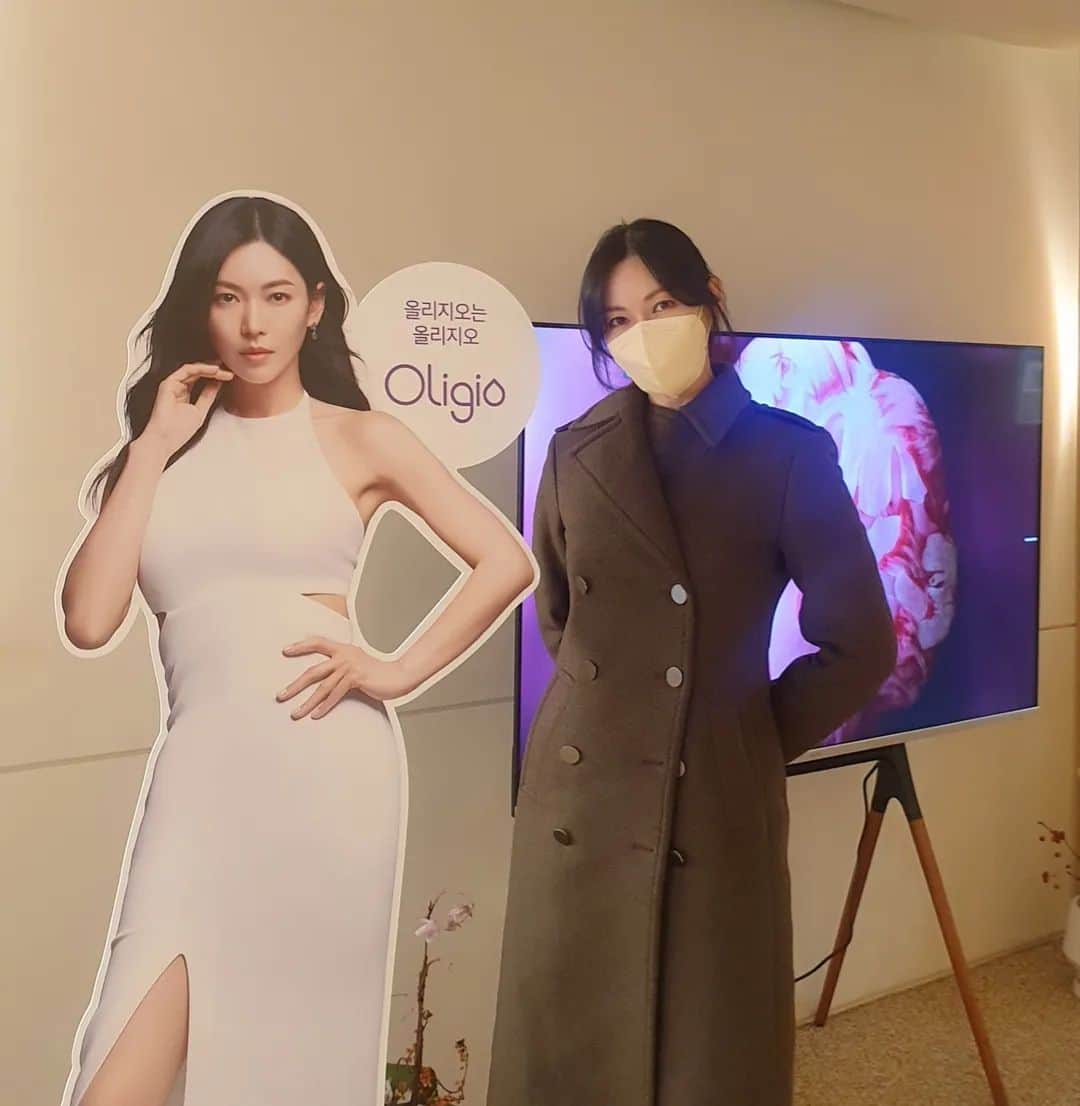 キム・ソヨンのインスタグラム：「ㅎㅎㅎ등신대 발견😄 #올리지오 💜」
