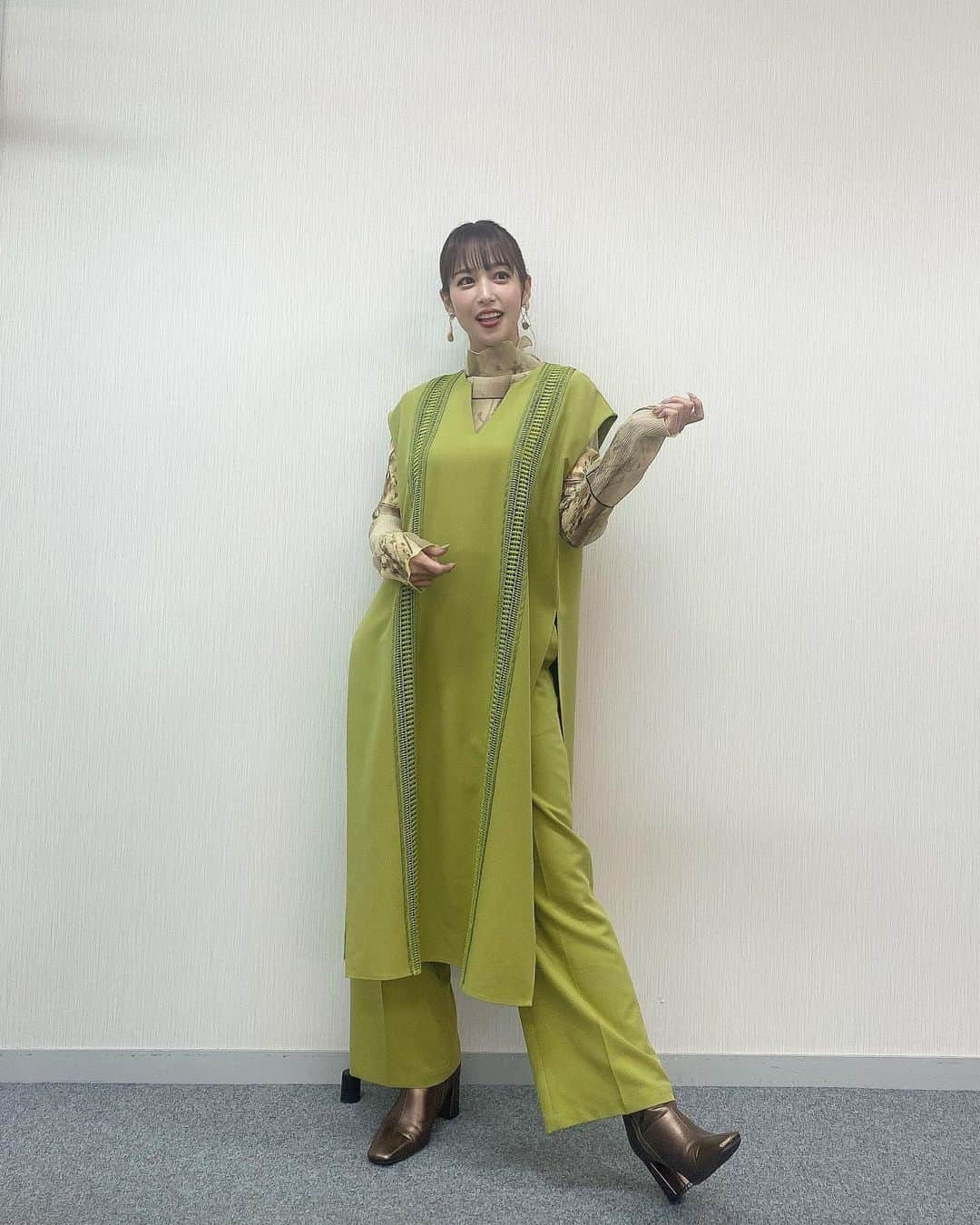 鷲見玲奈さんのインスタグラム写真 - (鷲見玲奈Instagram)「. 放送回を間違えていたため再投稿です🙇‍♀️ (コメント下さったみなさんすみません💦)  あすテレビ朝日にて放送の関ジャムに出演します✨  なんとCharさんが関ジャム初登場😳  Charさんの凄さはもちろんのこと、ここでしか見られない素敵なセッションまで…！！  それぞれの奏でる音が素敵すぎて、収録している間ずっと耳が心地よかったです😭  よる11時から、ぜひご覧下さい☺️  . . . .  また、今夜放送の馬好王国では、WIN5部の後半戦がオンエアされます🐎  果たして、力を合わせて帯封ゲットなるのか？！？  こちらもお楽しみに☺️  #関ジャム #テレビ朝日 #馬好王国 #フジテレビ」1月22日 20時31分 - sumi__reina