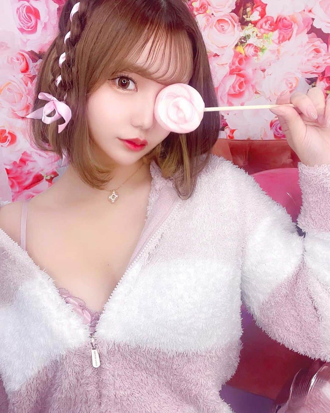 桜木せりなのインスタグラム：「🍬🍭  @shiba0410   #ジェラピケ  #gelatopique #パジャマ  #パジャマ女子 #名古屋 #錦  #錦三丁目 #錦3 #salondegold #キャバクラ  #キャバ嬢 #クラブ  #撮影 #シャンパン #歌舞伎町 #六本木 #銀座 #北新地  #ミナミ #中洲 #すすきの #followforfollowback #いいね #followｍe #follow #かわいい #instalike #instagood #likesforlike  #いいね返し」