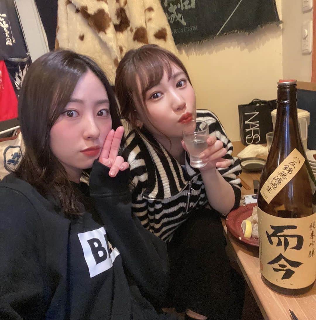 高野祐衣のインスタグラム：「れいにゃんと女2人カウンターでしっぽり日本酒会した日🍶♡  思い出話や近況報告してたら 気づいたら数時間あっという間に過ぎてたよ☺︎  懐かしのれいぽんずでした🌟  #日本酒　#日本酒女子」