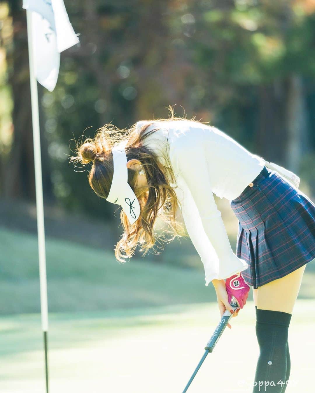 のインスタグラム：「. パター入らなくてガックシな私 わかりやすすぎる！！！  でも最近パターの調子いいの🥺❤️ 一途だからだろうなぁ🥰 ✨ @odysseygolf ✨  ウェアは @j.jane_japan 🎀」