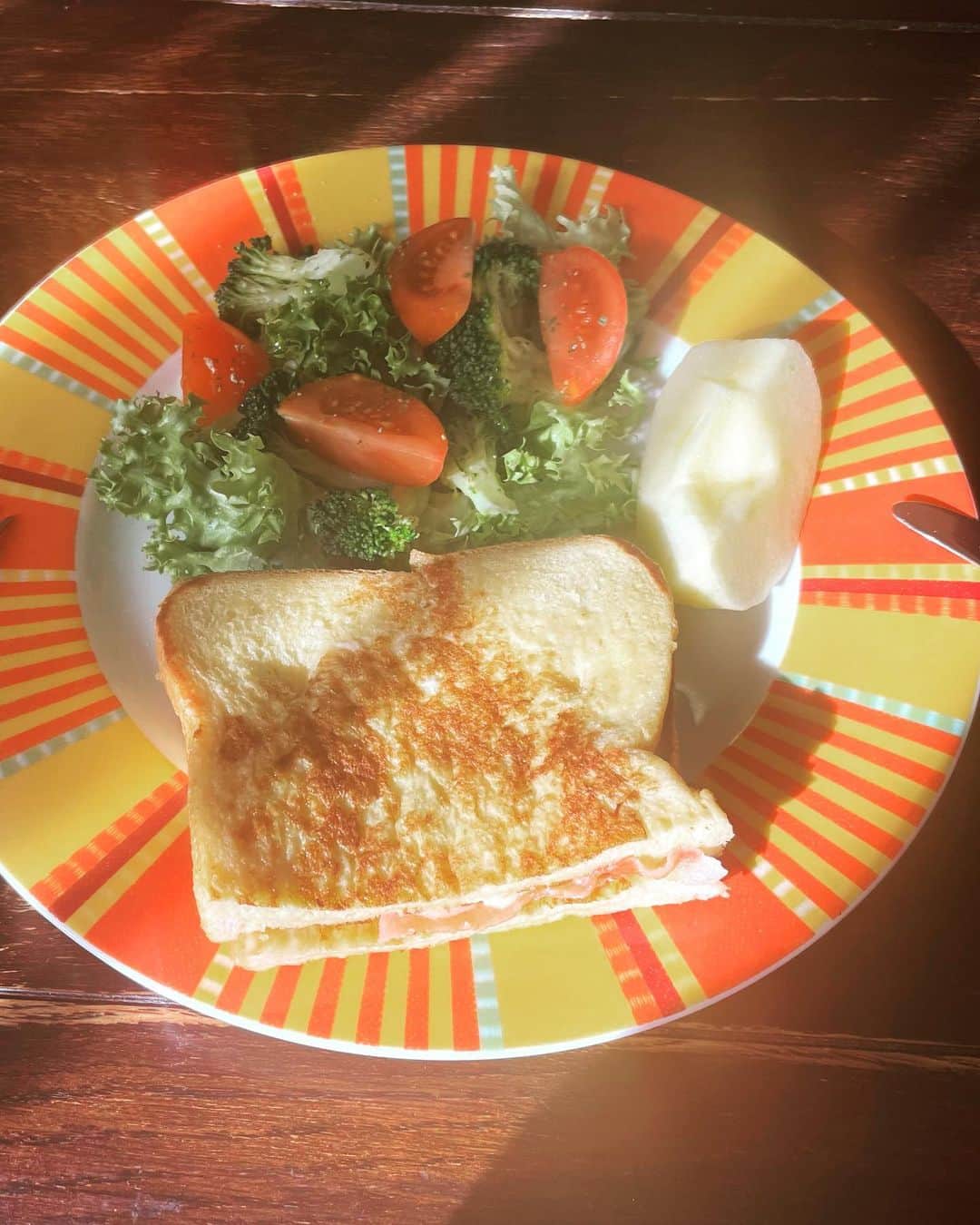 佐野史郎さんのインスタグラム写真 - (佐野史郎Instagram)「いつもは和食が多いけど、今朝はこんなでした。食欲だけはあるんだよな😅」1月22日 16時45分 - sanovabitch