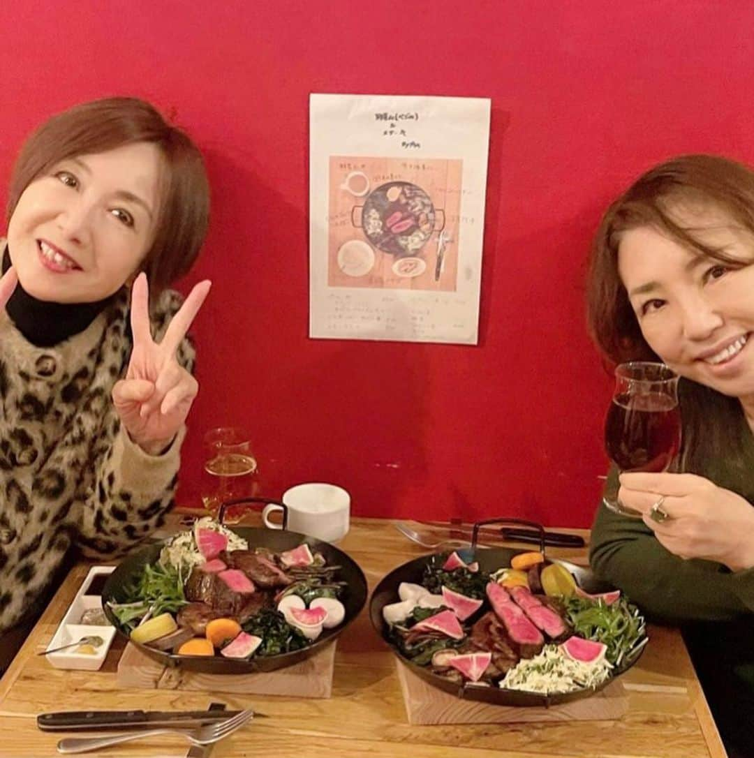 奈美悦子さんのインスタグラム写真 - (奈美悦子Instagram)「「ベジ山」新鮮野菜がたーっぷり❣️ お肉も凄いボリューム大満足❣️ 帰りに2種のお野菜がお土産で頂けますよ。😄 #駒沢 #駒澤大学 #ベジ山 #野菜 #野菜たっぷり #お肉 ＃美味しい#仲良し ＃楽しい時間＃嬉しいお土産#野菜がお土産」1月22日 17時10分 - nami.etsuko