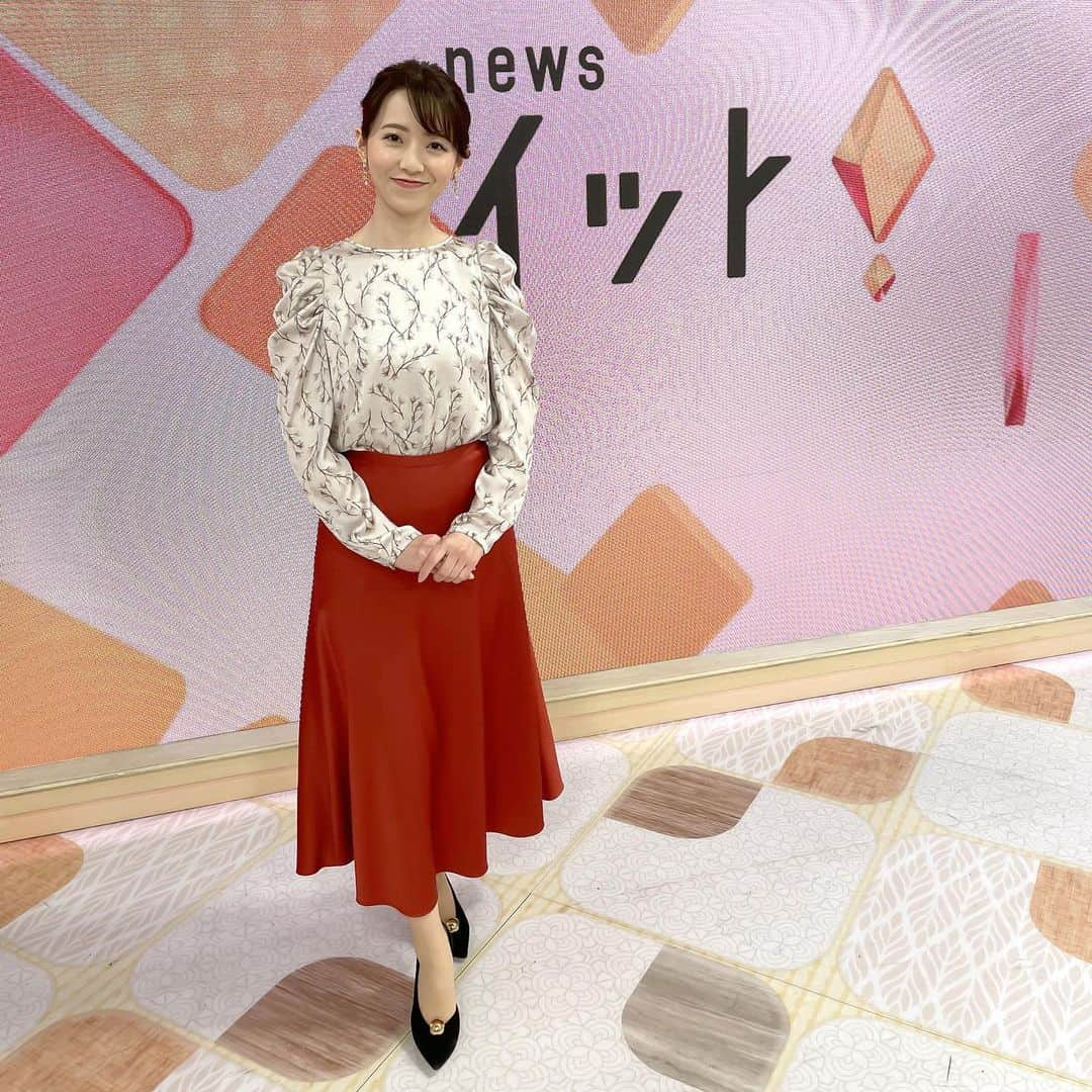 フジテレビ「プライムニュース イブニング」さんのインスタグラム写真 - (フジテレビ「プライムニュース イブニング」Instagram)「コロナの感染の勢いが止まりません。 全国ではついに5万人超。 そして、寒い日もつづきます。 いつも以上に、体調に気を配ってお過ごしください。 ⁡ 内田嶺衣奈 #EPOCA @epoca_official ⁡ 佐久間みなみ #AndCouture @and.couture #お世話や @osewaya_official ⁡ #内田嶺衣奈 @reina.uchida #奥寺健 @fujitv_announcer #永尾亜子 @ako_nagao #佐久間みなみ @sakuma_minami #フジテレビ #アナウンサー #ニュース」1月22日 18時23分 - livenews_it