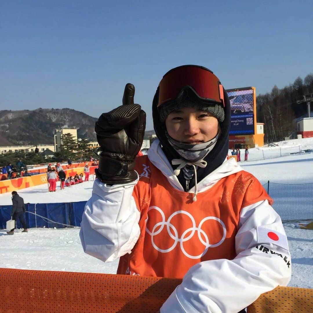 国武大晃のインスタグラム：「北京オリンピック出場決定しました🙇🏻‍♂️ 自分は2回目のオリンピックです、平昌では自分の滑りがうまく行かず悔しい思いをしたので、北京オリンピックではみんなが見て楽しいと思えるような滑りをして、いい報告ができるように頑張ってきます🤛🏻 自分に信じてついてきてくれたスポンサー、友人、家族に感謝してます。 やっとスタートライン。自分を見せてきます🏂  I'm officially going to the Olympic Games! ーーーーーーーーーーーーーーー @beijing2022 @olympics  #olympics #beijing #snowboard #オリンピック  #スノーボード #japan」