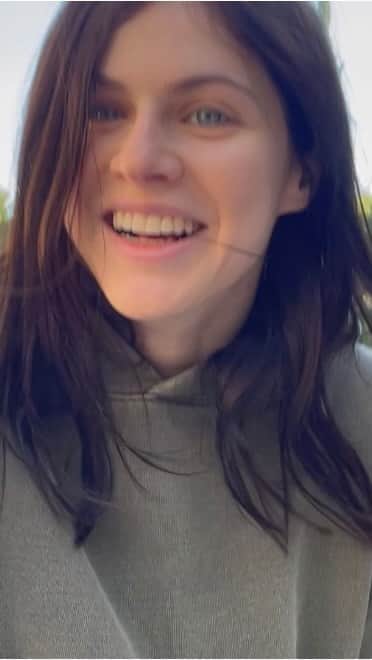 アレクサンドラ・ダダリオのインスタグラム：「📦ing with @whatismorgan @robbie_egan」