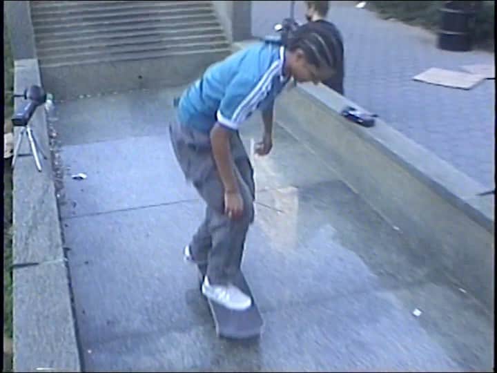 マライア・デュランのインスタグラム：「🍿Hope you brought your popcorn to watch this “NYC PRESS PLAY”w/ @jennsoto , Myself , and friends 🙃 Thank you , @messskatemag 💌 Link in Bio 😉」