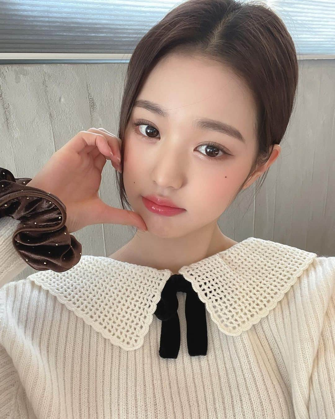 チャン・ウォニョンさんのインスタグラム写真 - (チャン・ウォニョンInstagram)「wonyoung with light makeup and no lenses >>>>>>>>>>  #IVE #JANGWONYOUNG #WONYOUNG #ELEVEN #아이브 #장원영 #원영」1月22日 20時59分 - wonyoung__ive