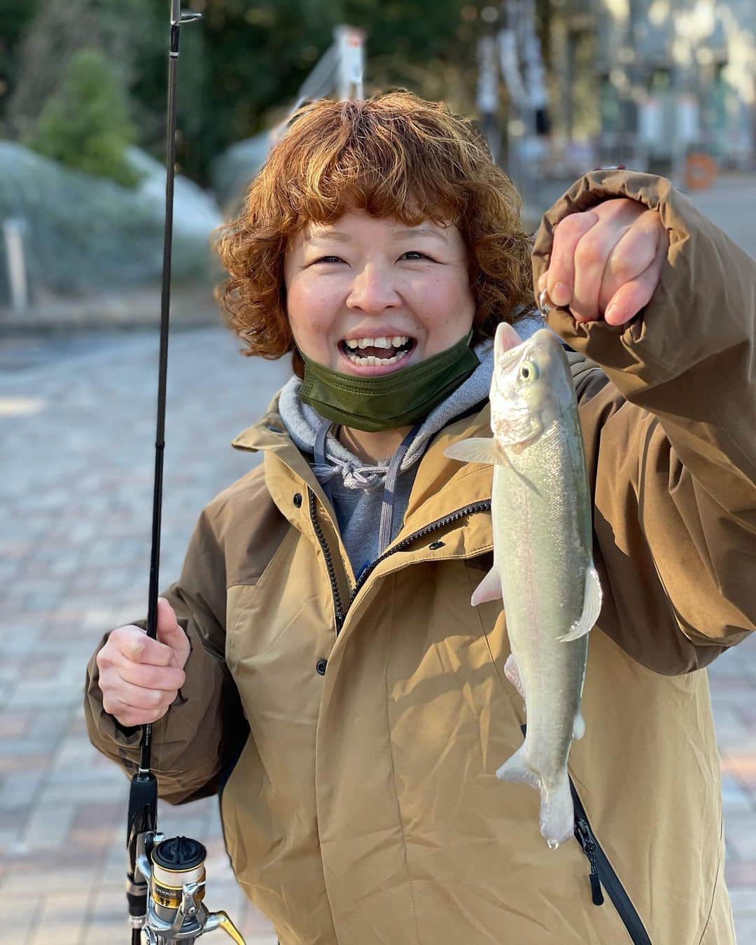 兎さんのインスタグラム写真 - (兎Instagram)「トラウトどう！！？！？ 魚を釣って笑顔にならない人なんてないんだ！！！🙆‍♀️🙆‍♀️🙇‍♂️🙆‍♀️」1月22日 21時10分 - lcd_usagi