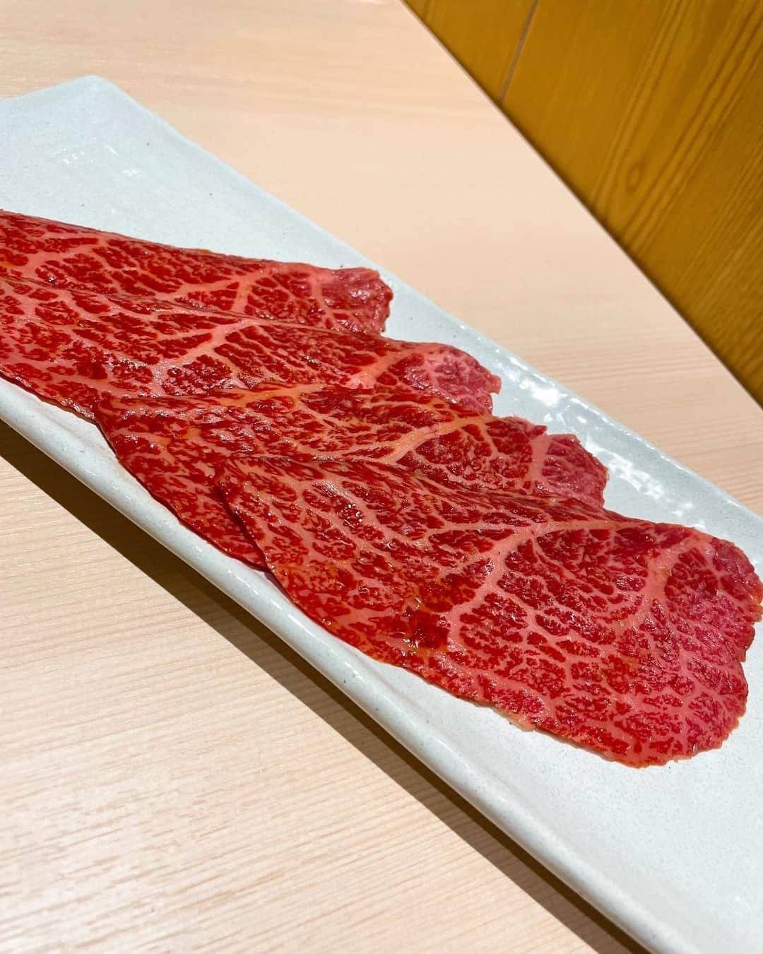 未梨一花さんのインスタグラム写真 - (未梨一花Instagram)「先週🥩   定期的に会っている焼肉好きな友人達と 浅草の新店、#焼肉木村 さんへ   お肉はもちろん逸品や〆のスープまで 何を食べても美味しくて 撮影前なのに全く我慢できませんでした🐽 (載せきれないけどこの他にもかなり食べました   居心地も最高でリピート確定◎ たぶん1人でも行きます←   @yakiniku.kimura さん ありがとうございました！ ご馳走様でした🙏     #焼肉 #木村 #浅草 #つくばエクスプレス #田原町 #銀座線 #都内 #焼肉屋 #新店」1月22日 22時08分 - 1ka__3ri