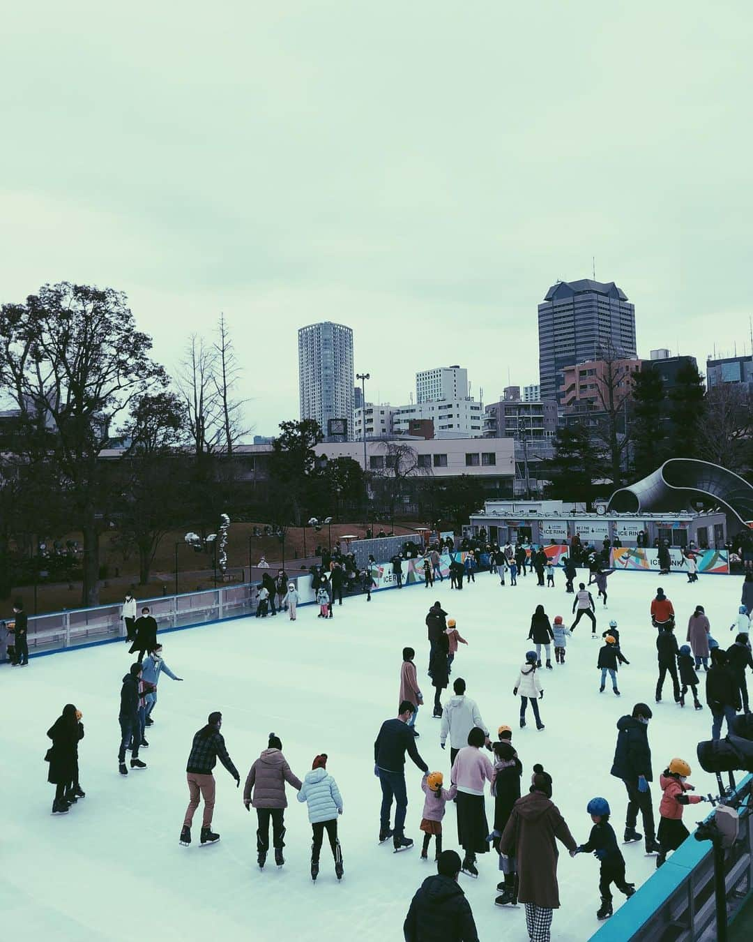 尾形沙耶香さんのインスタグラム写真 - (尾形沙耶香Instagram)「#iceskating ⛸  #初めてのスケート  何度みても 写真6枚目..🤣」1月22日 22時28分 - sayakaogata