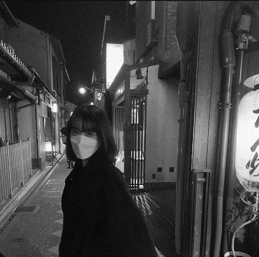 山崎亜美瑠のインスタグラム：「⛩ . . 割と前のしゃしん~ #京都観光」