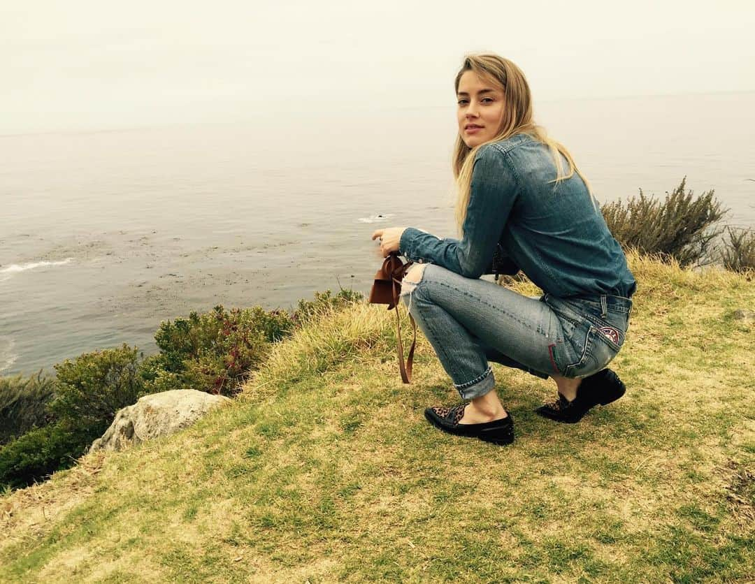 アンバー・ハードさんのインスタグラム写真 - (アンバー・ハードInstagram)「Weekends are for double denim」1月23日 2時48分 - amberheard