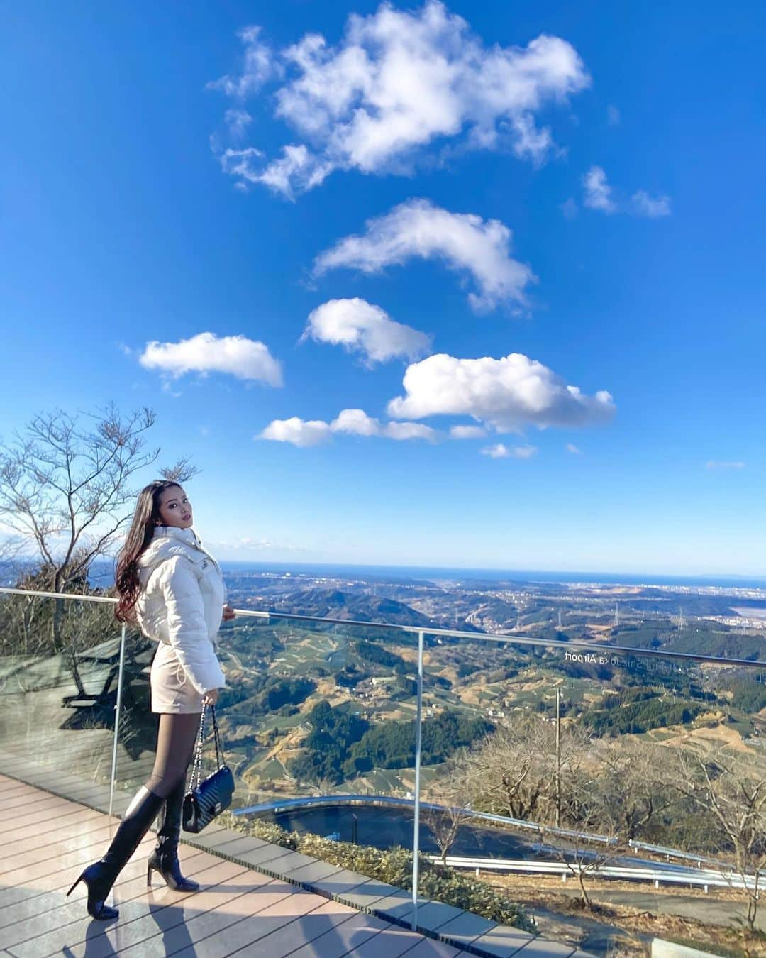 AYAMEのインスタグラム：「#amazingview#nature#countryside#ruralarea#longhair#photogenic#blogger#bloggerlife#bloggerstyle#かっぽしテラス#栗ヶ岳」