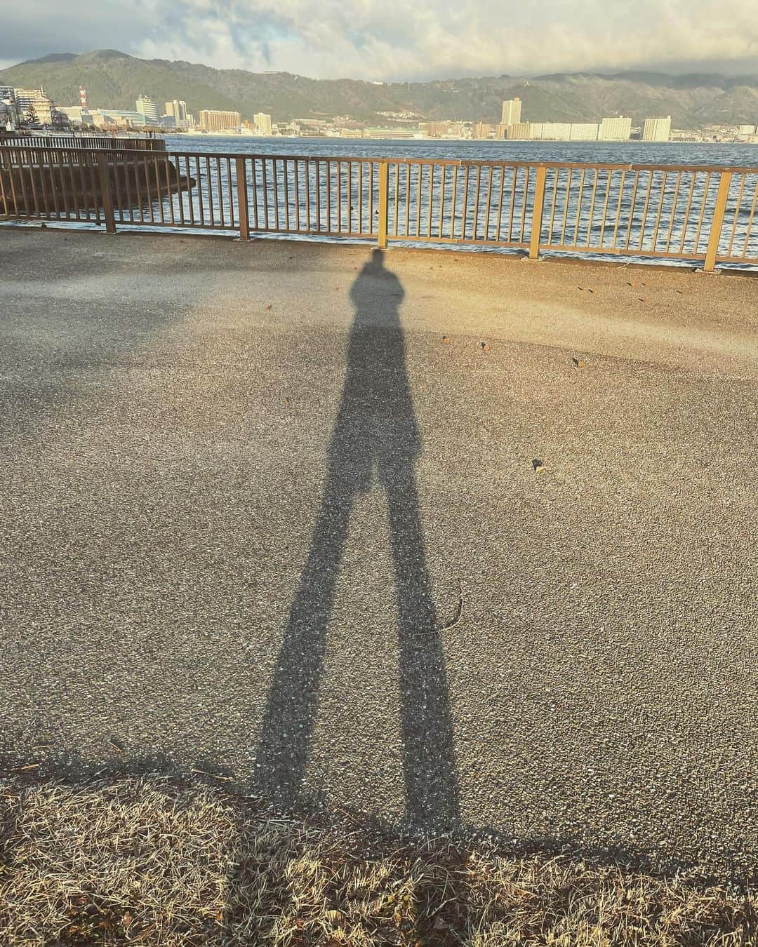 のインスタグラム：「46歳になりました、 役者やってますムロツヨシです」