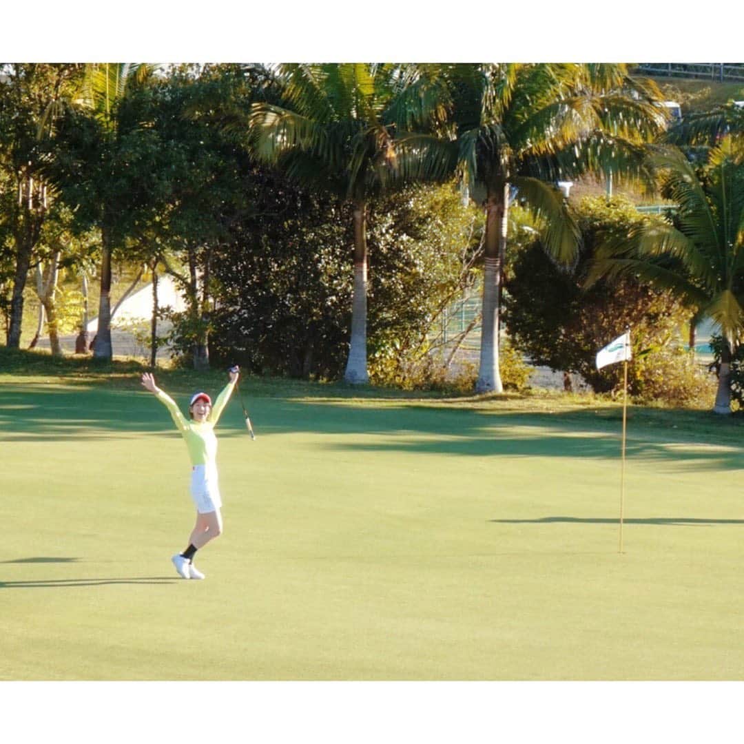 佐藤美希さんのインスタグラム写真 - (佐藤美希Instagram)「発売中のゴルフ雑誌「ワッグル」 サトミキのキュンするゴルフ旅第2弾沖縄編⛳️ ⁡ 念願の沖縄ゴルフ！ 温かく日中は半袖でも良い気温だったけれど、想像以上の風の強さにやられました。 スコアは、、、🤫🤫🤫 ⁡ ぜひチェックよろしくお願いします✨　  PCR検査後、しっかりと感染予防対策をして撮影しました。 ⁡ #ワッグル #ゴルフ #ゴルフ雑誌 #ゴルフ旅 #pgmゴルフリゾート沖縄 #カヌチャゴルフコース #カヌチャリゾート #サトミキのキュンするゴルフ旅  #沖縄 #ゴルフって難しいよね #テンションの上下が激しい #分かりやすいです #でも楽しい #メンタル強化したいね #強風でした #奇跡的なアプローチとパター #今回もロングパット成功 #スコアは #ぜひご覧ください #感染予防対策はしっかりとしています #沖縄に行く際は #コロナが落ち着いたらぜひ #instagram」1月23日 14時20分 - satomiki0626