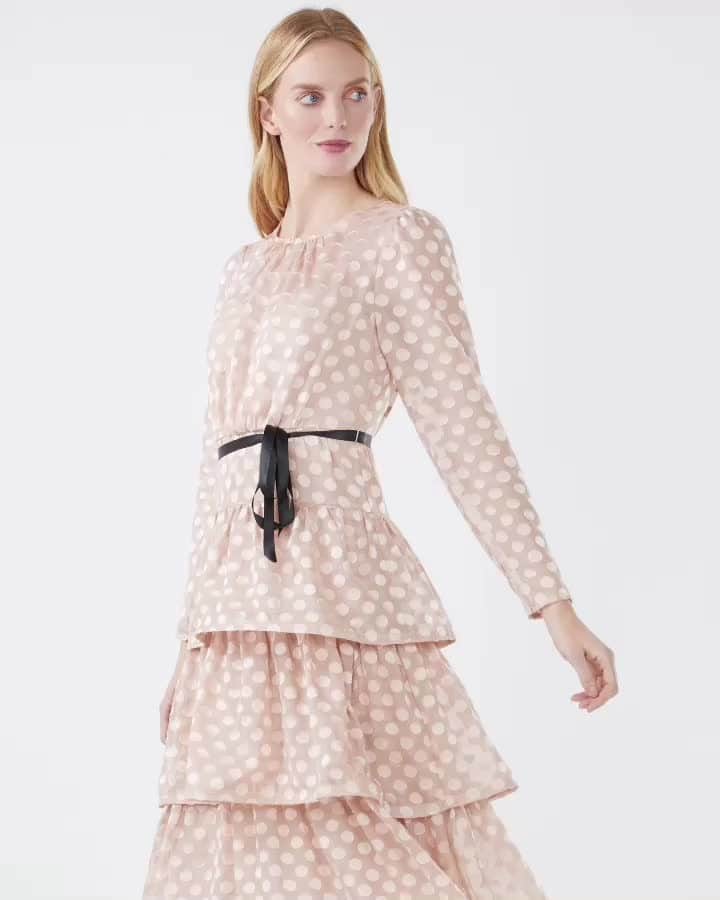BCBGマックスアズリアのインスタグラム：「For one day only, take 20% off our most romantic dresses, accessories, lingerie & more. Link in stories #BCBGMAXAZRIA」