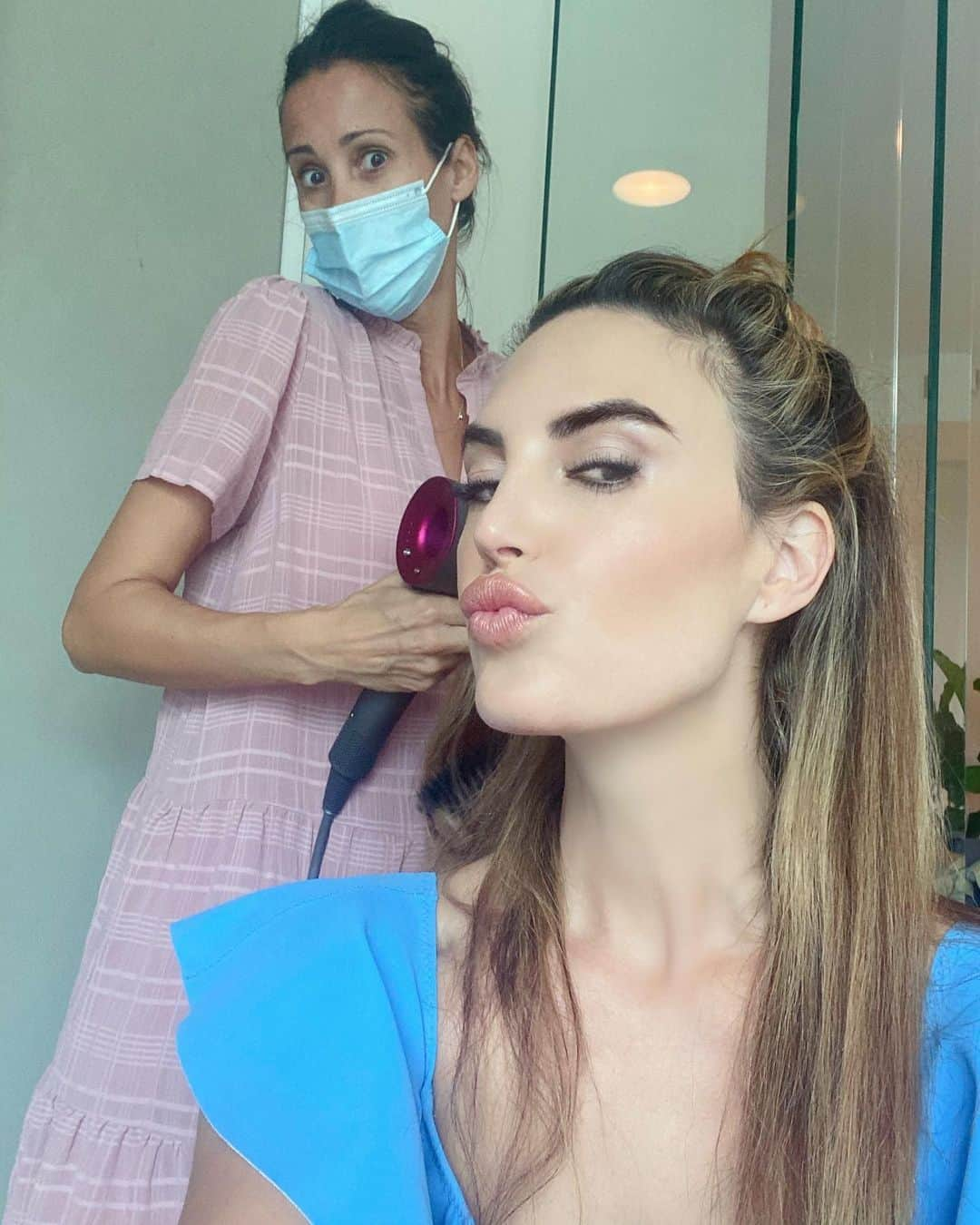 Elizabeth Chambers Hammerのインスタグラム：「in-process 🪄」