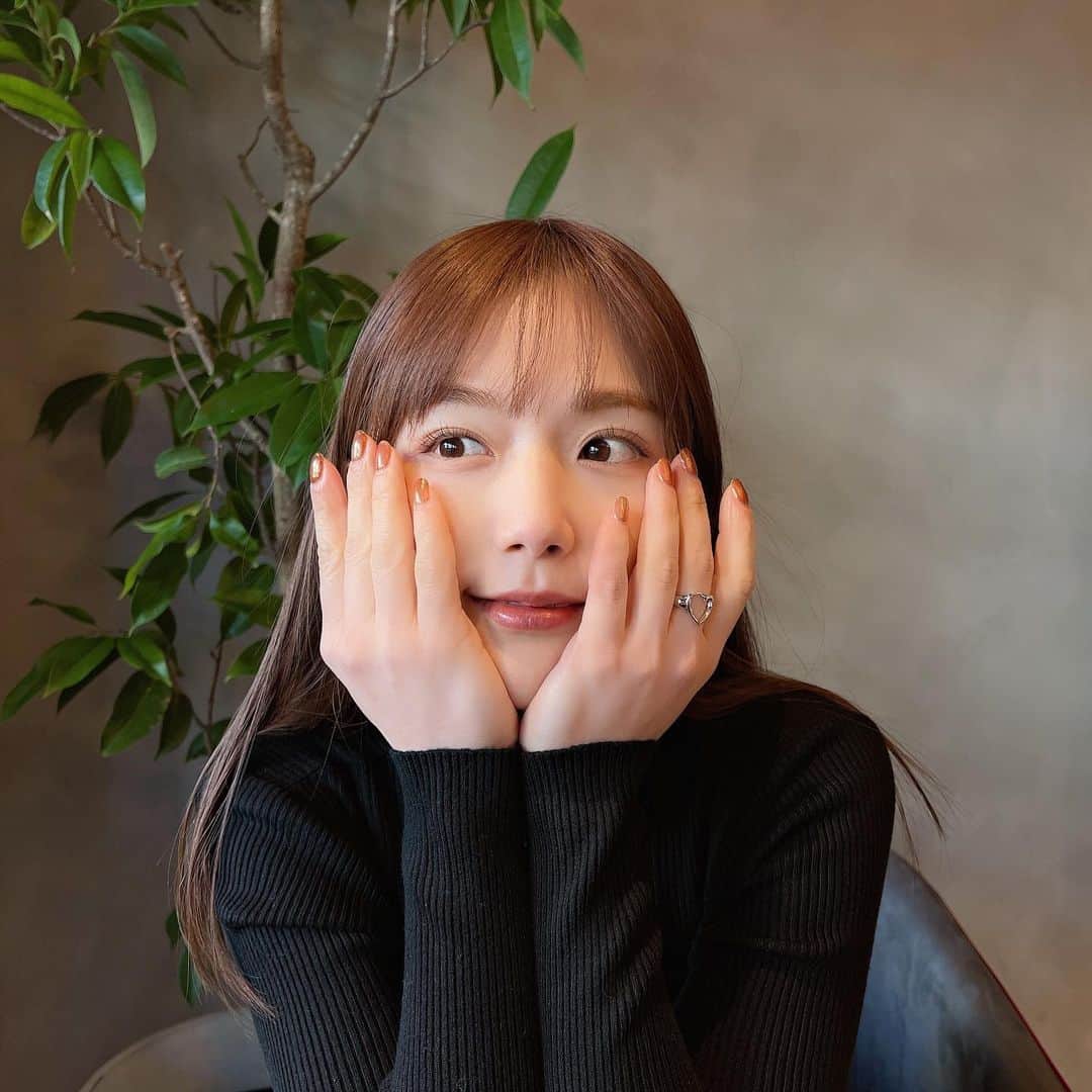ひよんのインスタグラム：「👸💛  今日は1日なにしようかな🤭✨ 予定がなくなったから指圧マッサージでもいこうかなって 思っている😆💆‍♀️ エステも好きだけど、指圧マッサージが 1番すき🤣✨！  みんなは今日なにするのー？💓  #ひよん #ひよん服 #休日 #데일리 #일상」