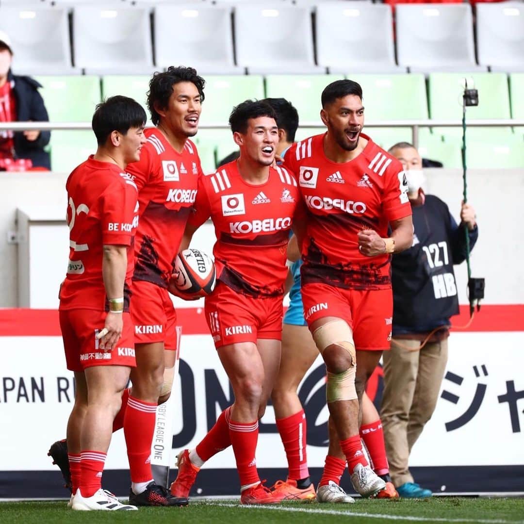 ラファエレ・ティモシーのインスタグラム：「試合の応援ありがとうございました。来週楽しみ😁 Thank you to @leagueone_jp and @kobesteelers_official for taking the time out to show their support for the people of Tonga and the Tongan boys who were on the field this week. To all my Tongan family and friends, I hope your loved ones are safe and well back in Tonga. 🙏🏾🇯🇵🇹🇴」