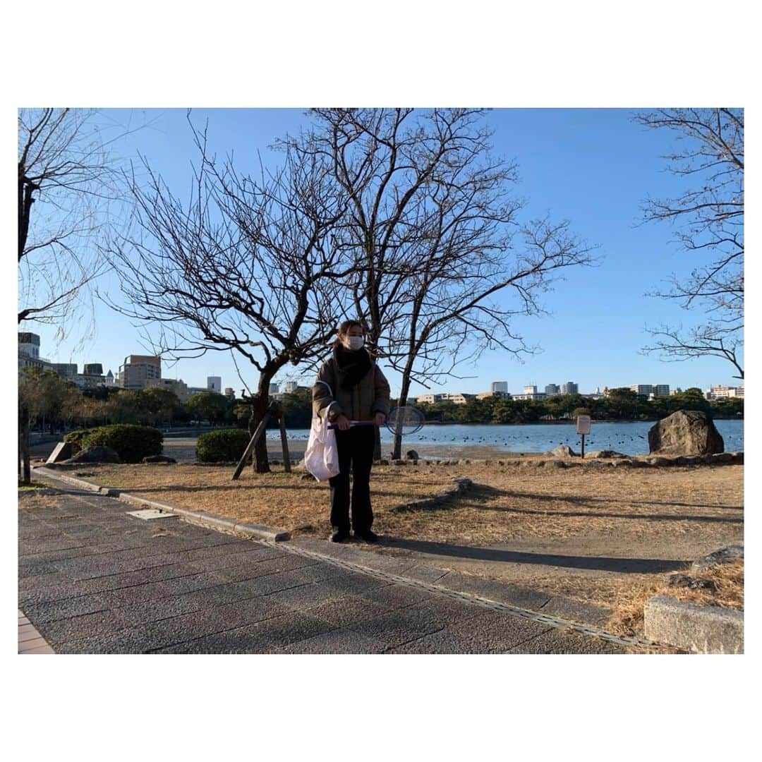 藤原さくらさんのインスタグラム写真 - (藤原さくらInstagram)「1月もおわりかぁ  この時期は冬に特化した服を着すぎて 室内に入った時の汗が尋常じゃないっす  風邪ひかないようにしましょう  そして今日のラジオはベース特集だよ〜  中西道彦大先生(@mitchnakanishi )をお呼びしました！  インターFM24:00から ぜひに。  2022はいっぱい色んな楽器弾くどーー」1月23日 19時01分 - mammothsakura