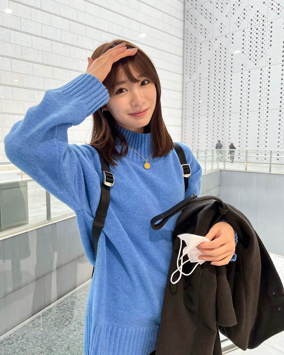 のインスタグラム：「リップくらい塗り直せばよかった...ペンダントネックレス最近のおきに☺︎  tops #gu_for_all accessory #CENE#pr」