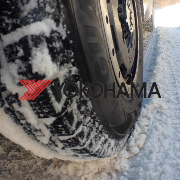 中村貴之のインスタグラム：「YOKOHAMタイヤ iceguard  今年は雪が多くて雪道を運転する事が増えた方も多いと思います。  安心して山道を運転できるってすごく大切な事です。 自分の事はもちろん同乗する家族も友達も守る事になるから👍  YOKOHAMAタイヤのiceguardおすすめです。  #ヨコハマタイヤ #アイスガード #iceguard #スタッドレスタイヤ @insta360 #insta360go2」