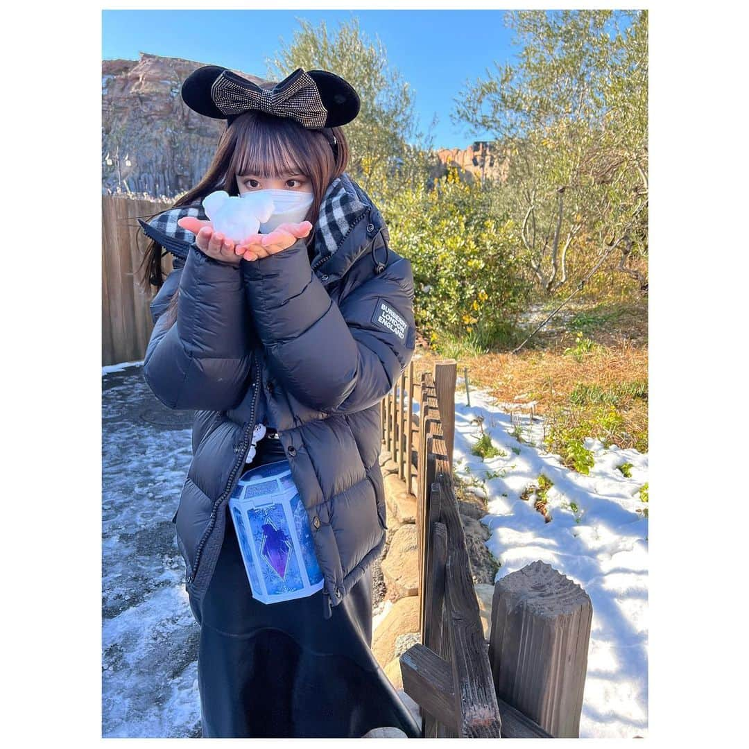 日比野芽奈さんのインスタグラム写真 - (日比野芽奈Instagram)「雪だるまつくろう〜〜 ♪ なに作ったかわかるかな...？ （美術の成績はよくなかったけど） . #ディズニーシー #東京ディズニーシー #東京ディズニーリゾート #ディズニー #ディズニーリゾート #ディズニーカチューシャ #ディズニーコーデ #ディズニーグッズ #夢の国 #夢が叶う場所 #ディズニー写真部 #アナと雪の女王 #アナと雪の女王2  #アナ雪 #ポップコーンバケット #エルサ #オラフ #tokyodisneysea #tds #tokyodisneyresort #disney #disneysea #disneystyle #disneygoods #frozen #frozen2 #elsa #popcornbucket #olaf」1月23日 20時16分 - hibino_meina