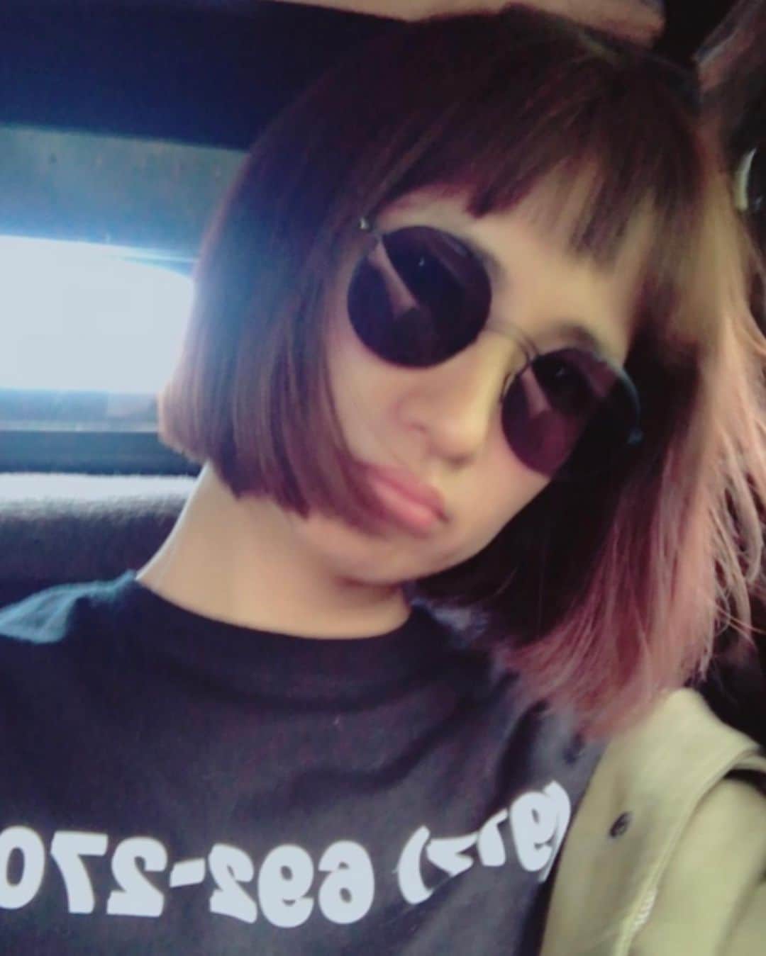 佐田真由美さんのインスタグラム写真 - (佐田真由美Instagram)「色んなボブアレンジ集めた1 基本無造作が多いのかな 跳ねたり丸まったりうねうねしたり適当が好きです。 右と左の髪のニュアンスが違うのも好き。 あとは、綺麗にストレートも気分です❣️ #さだまゆビューティー  #さだまゆコーデ」1月23日 20時36分 - sadamayumi