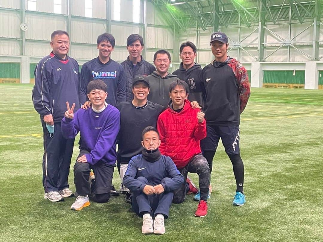 清水達也のインスタグラム：「宮崎県都城市での自主トレ今日で打ち上げ👏 柳さん、本当に何もかもお世話になりました。 そして都城市の温かいみなさんのサポートのおかげでとても充実した毎日を過ごせました。 必ずやこの自主トレのおかげと言えるようなシーズンにしたいと思います！  #柳塾 #都城 #柳裕也 さん #マルク さん #健人 #松木平優太  #西口直人 さん #塩満瑛斗 さん #小山氏 #砂糖王子」