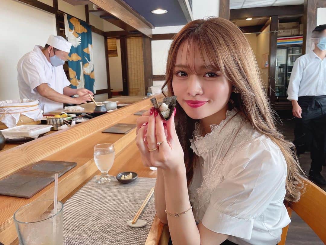 Isakoさんのインスタグラム写真 - (IsakoInstagram)「おしゅし🍣💓 　  前からインスタを見て下さっている方はご存知だと思いますがお鮨が大好きな私🥺💓 　  アメリカのお鮨屋さんのカリフォルニアロールの様なお鮨も美味しいですがやっぱり日本のクオリティを求めたくなってしまって、、😱 　  お友達何人かからおすすめされてた @sushi.takeda さんに行ってみたところ口コミ通り日本クオリティでとっても美味しいお鮨を食べられました🍣💓幸 　 とてもおすすめ🥺🍣 　　 　  Here is my one of the best sushi in LA. Service is outstanding, like you’d expect in a high end Japanese restaurant. I strongly recommend omakase. Certainly worth a visit if you're in downtown   　 #鮨#鮨スタグラム#おしゅし#お鮨#お寿司#お寿司大好き#寿司#寿司スタグラム#sushi#sushilovers#sushilover#japanesefood#japanesegirl#losangelescalifornia#losangelesfood」1月23日 21時05分 - ichaaako