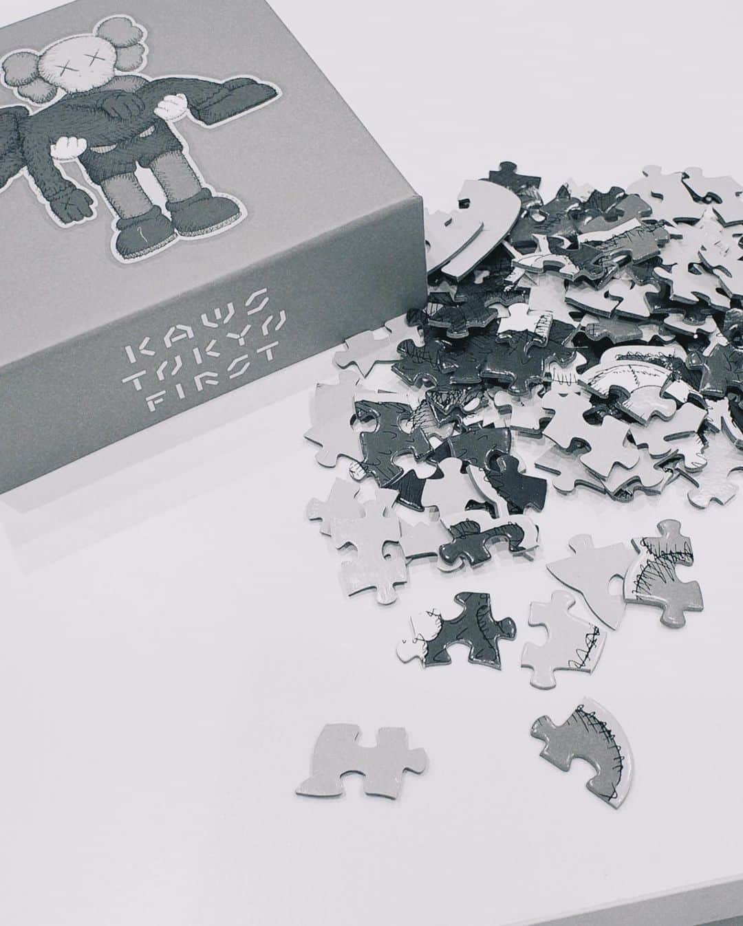 刈川くるみさんのインスタグラム写真 - (刈川くるみInstagram)「@kaws 💙♥️ #kaws 💛 作ろう!」1月23日 21時40分 - kurumi_karikawa