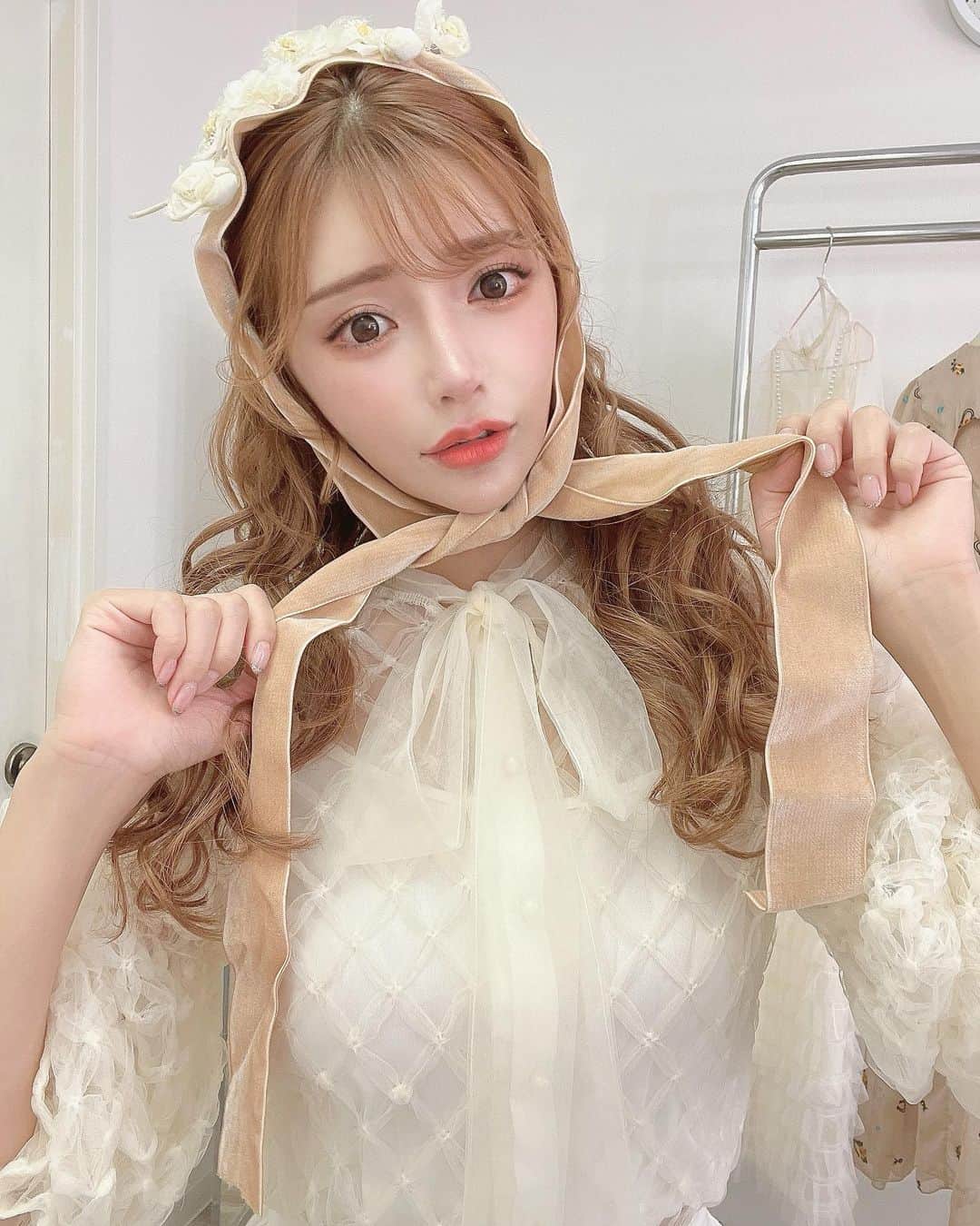 のインスタグラム：「ペシェ @peche_magazine のオフショットです🦙🍑 004号は2月に発売になるみゅん🤍」