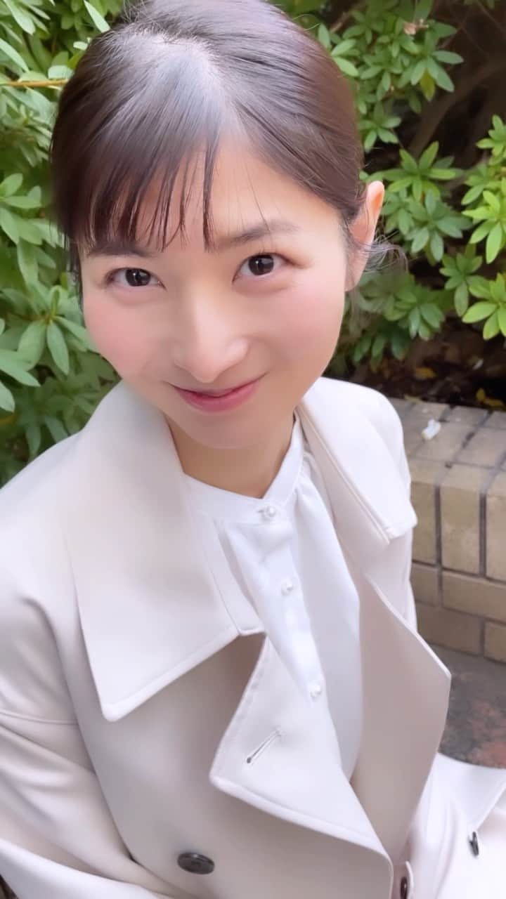 のインスタグラム：「１月もあと１週間とちょっと🤏😮 今年は新しいことにたくさん挑戦 していきたいので日々必死に生きてます🔥🔥🔥(笑) みなさんもお仕事に勉強など お忙しい日々をお過ごしかと思いますが、 休養をしっかり取りながら 一緒に頑張っていきましょう💪🔥  そして！！！みんないつも応援ありがとう❤️ あたたかいお言葉に支えられてます☺️💗 私もみんなに元気届けられるように 頑張るね☺︎これからもよろしくっ🥰  #お仕事コーデ #お仕事 #コーディネート  #お仕事女子 #オフィスコーデ #オフィス #コーデ  #gu #トレンチコート #プリーツスカート  #日曜日 #2022 #1月 #挑戦 #目標  #受験 #プチプラコーデ #プチプラ  #プチプラファッション #ファッション  #大人コーデ #大人女子コーデ #大人ファッション  #work #office #fashion #fashionstyle #japanesegirl #cordinate」